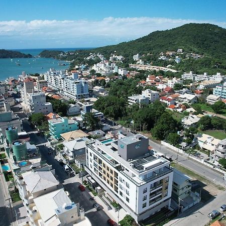 Adra 301 - Apartamento No Centro De Bombinhas - Rooftop Com Piscina E Academia - A Poucos Metros Da Praia - Exteriör bild