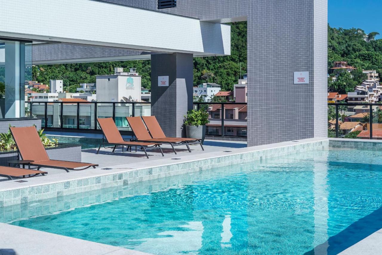 Adra 301 - Apartamento No Centro De Bombinhas - Rooftop Com Piscina E Academia - A Poucos Metros Da Praia - Exteriör bild
